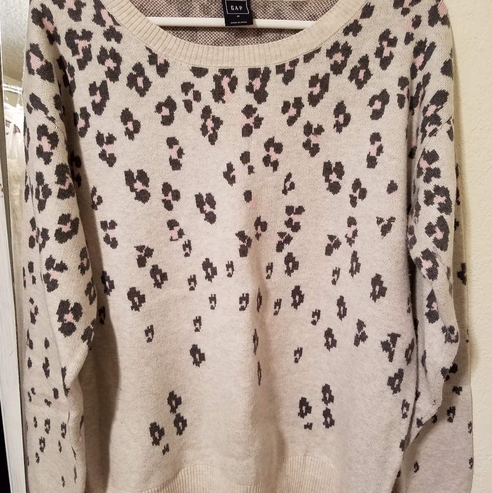 GAP NWOT leopard print sweater